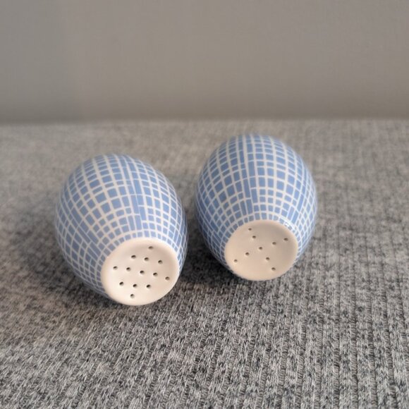Vintage Arzberg "Bastdekor Blau" (Blue) Salt and Pepper Shakers, EUC - Picture 3 of 4